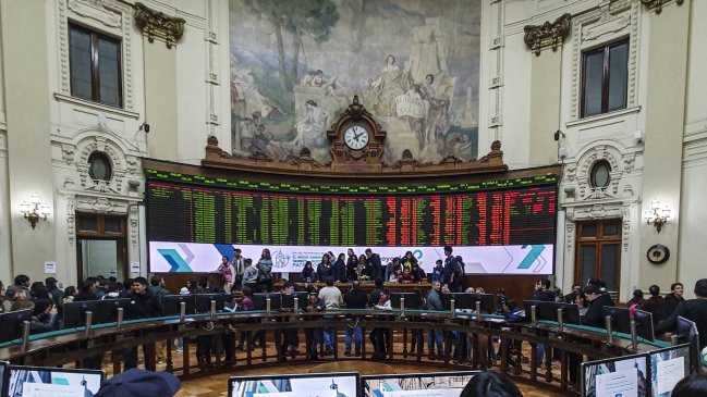 Bolsas del mundo se disparan tras buenos resultados de vacuna Pfizer