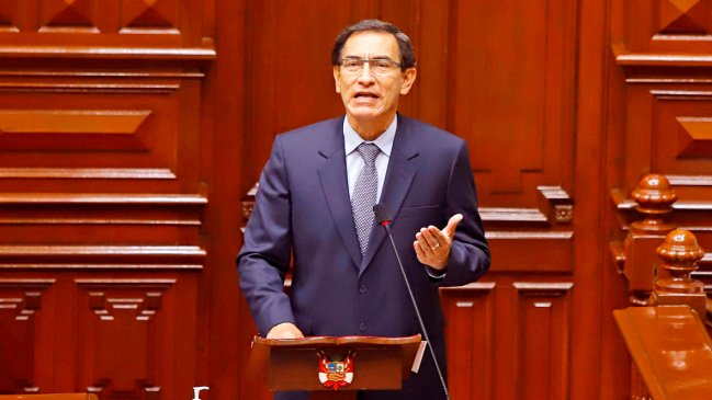 Congreso peruano destituye al presidente Martín Vizcarra