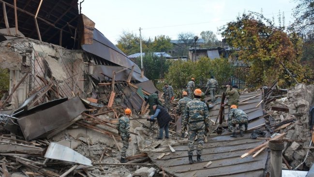 Azerbaiyán y Armenia acordaron poner fin a la guerra en Nagorno Karabaj