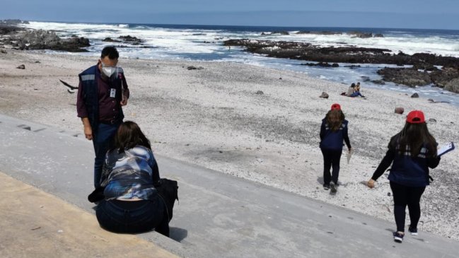 Mujer agredió a funcionaria que la fiscalizó en el borde costero de Antofagasta