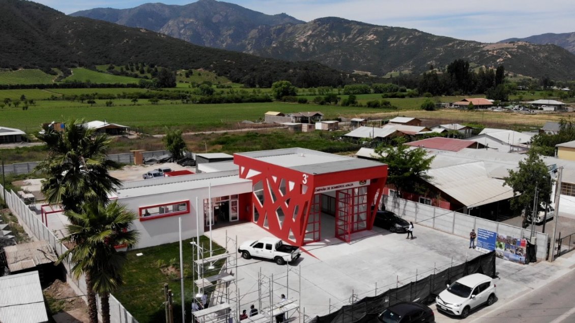 Nuevo cuartel de compañía de Bomberos de Santa Cruz presenta un 95% de avance