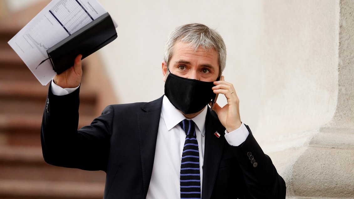 Gonzalo Blumel no descarta ser constituyente