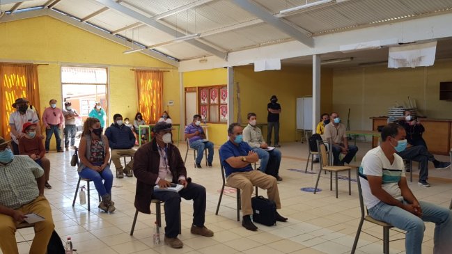 Cores se reúnen con habitantes del interior de Tarapacá