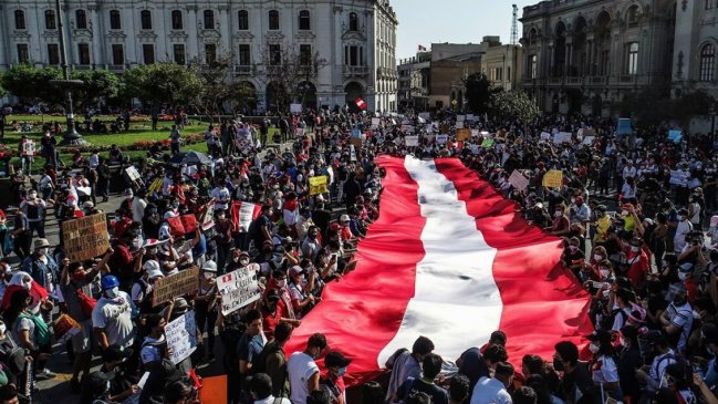 Fuerzas Armadas de Perú afirman que pondrán todos 