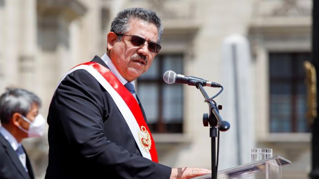 Presidente del Congreso de Perú da ultimátum a Merino para su renuncia