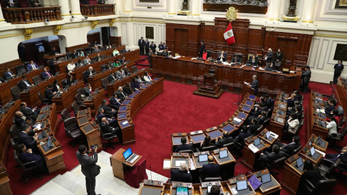 Perú sigue sin presidente tras renuncia de Manuel Merino