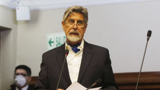 Francisco Sagasti fue elegido por el Congreso como nuevo presidente interino de Perú