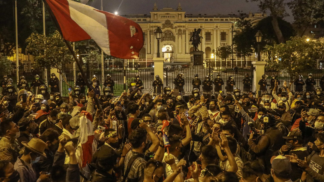 Perú dio primer paso hacia una transición pacífica con un político de consenso en el Gobierno