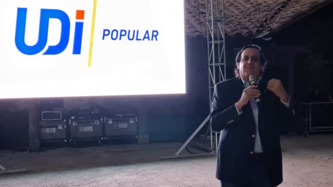 La UDI realizó comida de desagravio a ex ministro Pérez