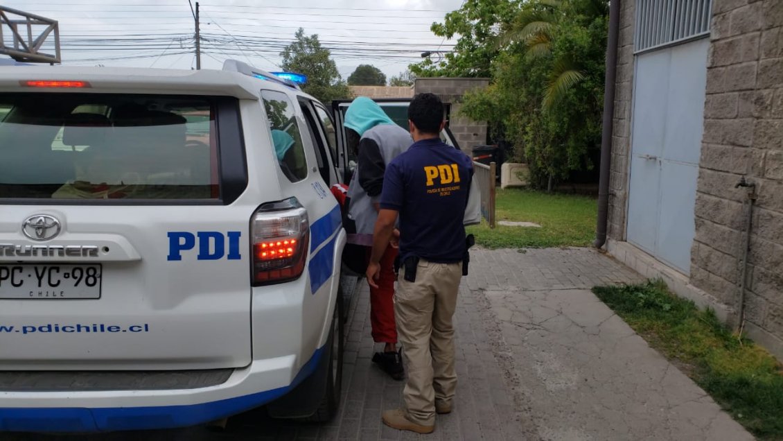 Detienen a dos sujetos imputados por saqueo a bencinera en Rancagua