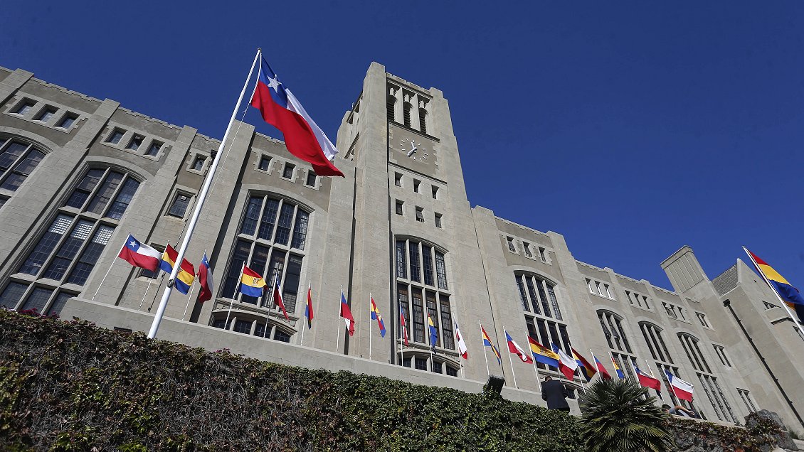 Mineduc extendió plazo para postular a beneficios estudiantiles en educación superior