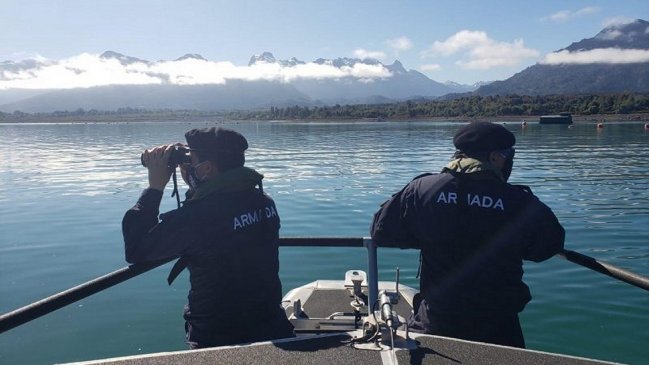 Armada busca a persona desaparecida tras volcamiento de un bote en Cochamó