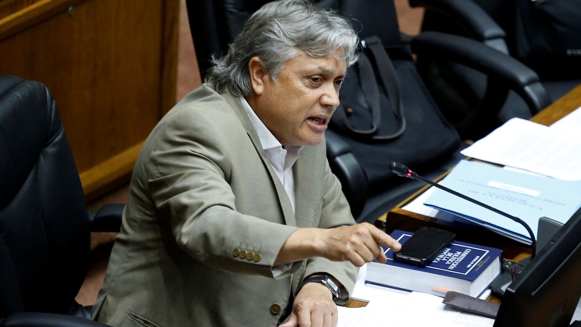Senador Alejandro Navarro fue dado de alta tras operación