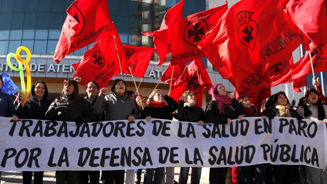 Funcionarios de la salud inician un paro indefinido este lunes
