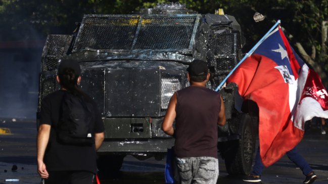 Ante serie de protestas, Carabineros asegura estar capacitado para proteger La Moneda