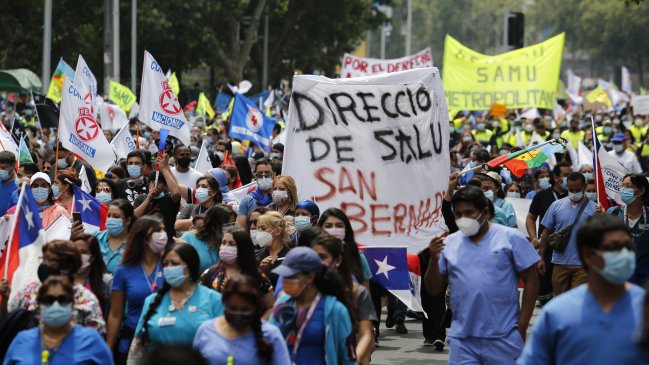 Funcionarios de la salud siguen con el paro indefinido