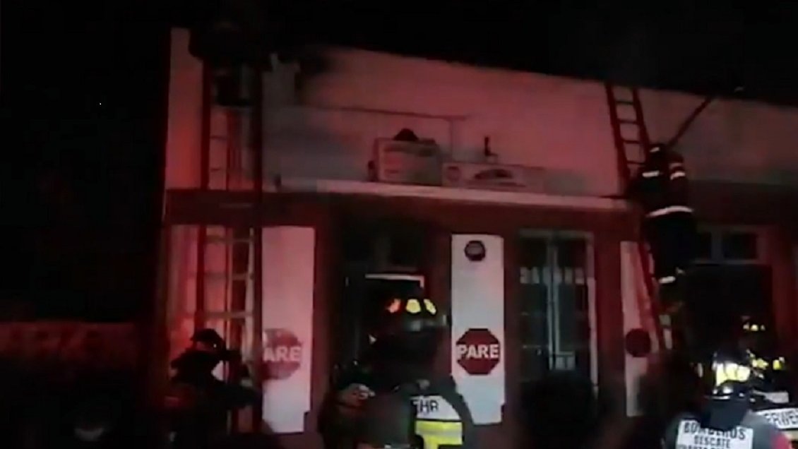 Incendio destruyó locales comerciales al interior de una vivienda en Talca