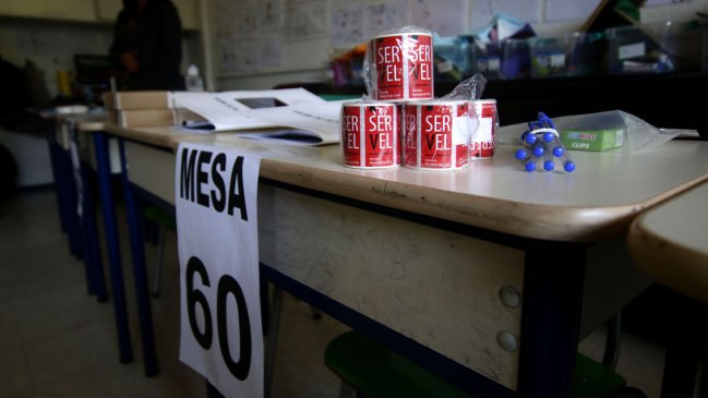 Servel denunciará ante la Justicia a los vocales de mesa que no se presentaron en las primarias