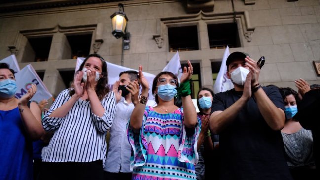 Frente Amplio se niega a dejar la carrera por la gobernación metropolitana para apoyar a Orrego