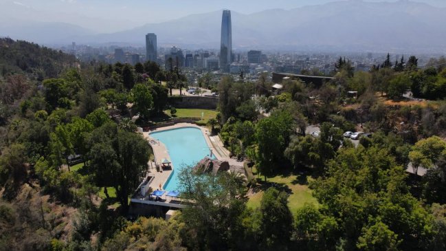 Santiago vuelve a Transición, pero con piscina abierta en el Parque Metropolitano