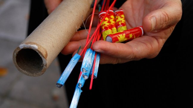 Coaniquem y Bomberos llaman a no vender, comprar o usar fuegos artificiales