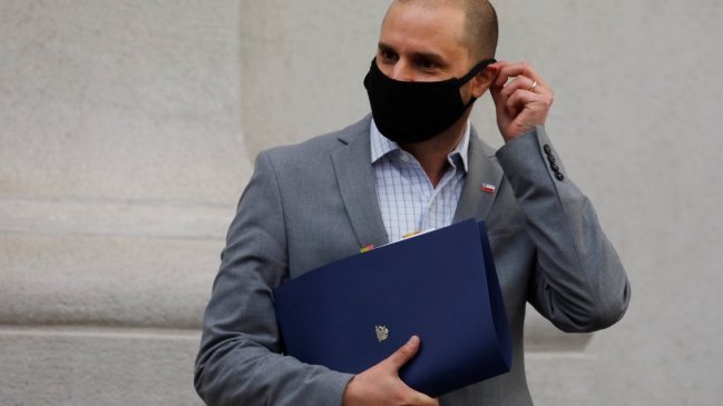 Ministro Bellolio justifica asesoría: Me resulta sorpresivo que critiquen a la OCDE