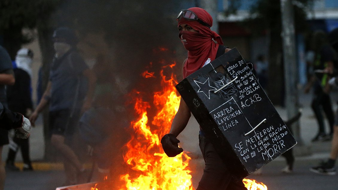 Senadores de oposición proponen indultar a detenidos por vandalismo durante las protestas