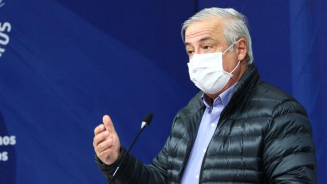 Mañalich: Chile no tiene posibilidad de vacunar a una proporción significativa de la población antes de otoño