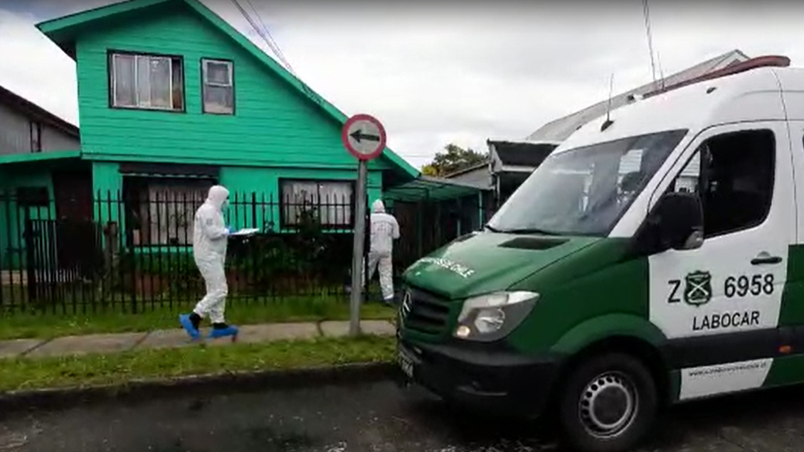 Mujer murió acuchillada en su casa, presuntamente a manos de un hijo ebrio