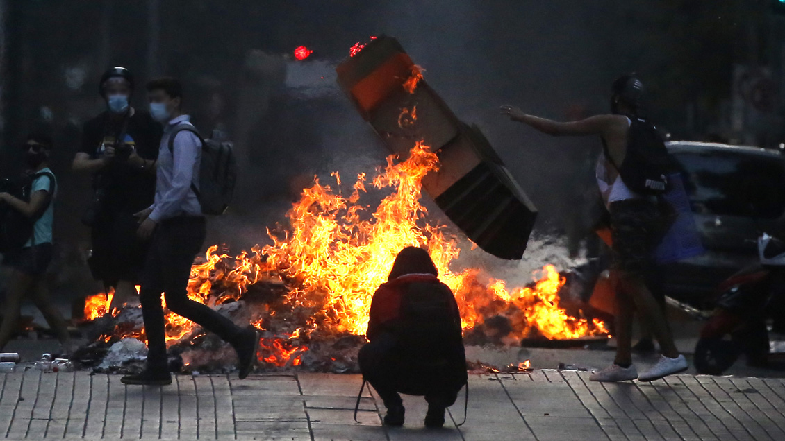 Mauricio Duce: Las prisiones preventivas post estallido son consistentes con la práctica judicial