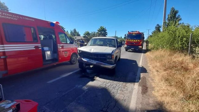 Colisión entre camioneta y tractor deja un fallecido en Peralillo