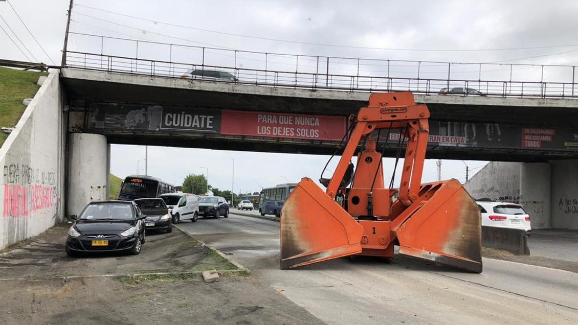 Gobierno se querelló contra camionero que chocó y obligó a demoler el Puente Perales en Talcahuano