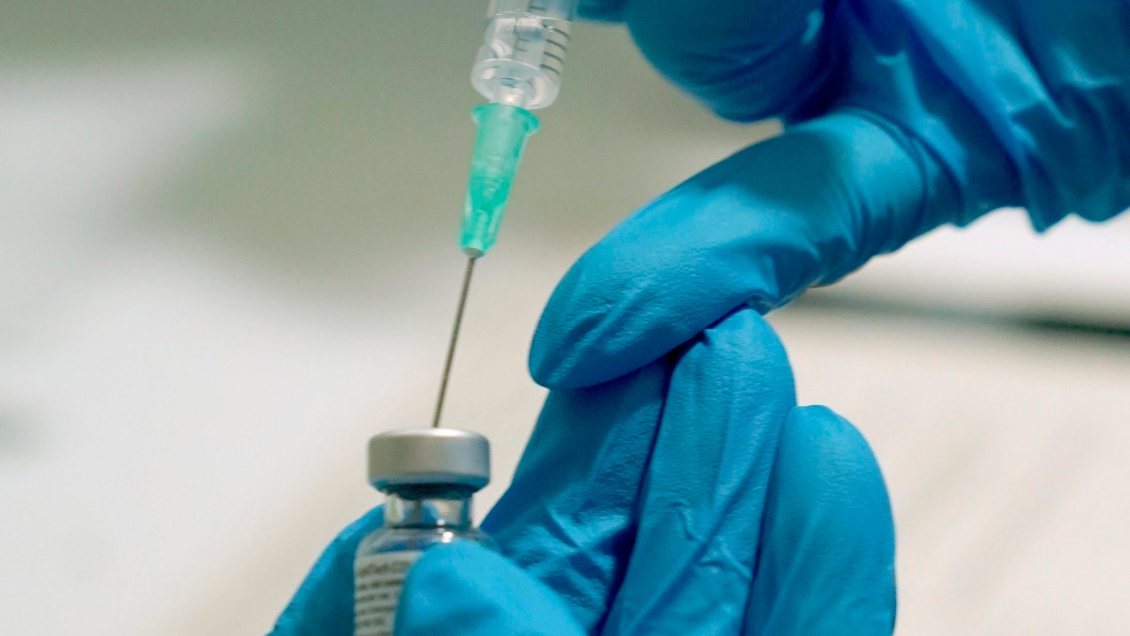 Consejo de expertos de la FDA recomendó aprobar la vacuna de Moderna