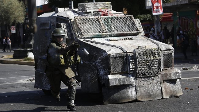Arresto domiciliario nocturno para carabinero imputado por daño ocular a estudiante en Temuco