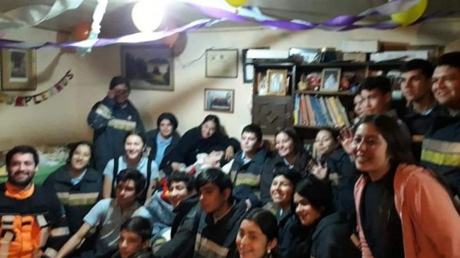 Mujer a cargo de menor electrodependiente suma millonaria deuda de luz en Talca