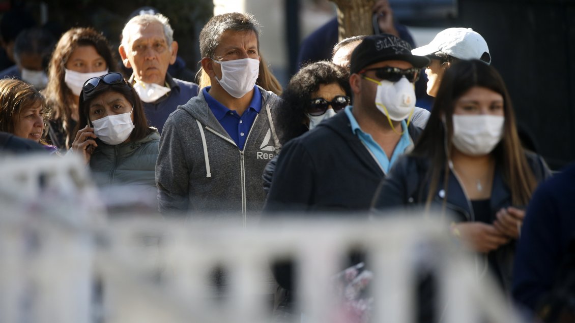 El 93% de los chilenos dice que seguirá usando mascarilla en el futuro cercano