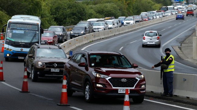 Cerca de 200 mil vehículos salieron de la RM este fin de semana largo