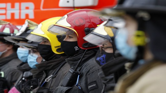 Bomberos fueron atacados cuando acudían a una emergencia en cerro de Talcahuano
