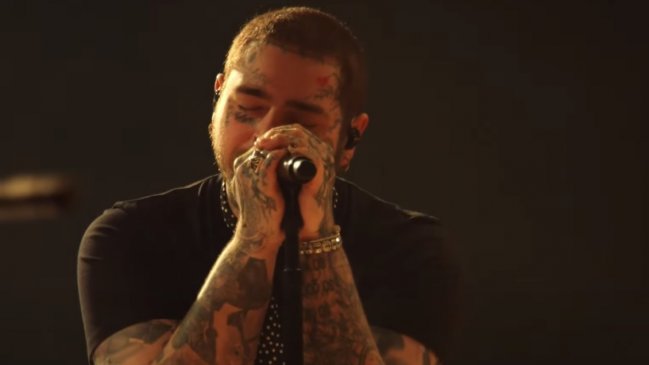 Post Malone tributa al rock junto a músicos de Red Hot Chili Peppers y Guns n' Roses