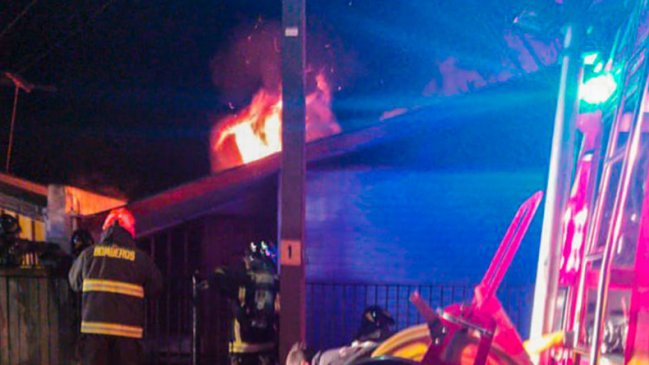 Dos mascotas fueron rescatadas de incendio que afectó a una casa de Punta Arenas