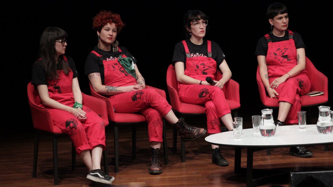 Justicia sobreseyó causa contra LasTesis por presuntas amenazas a Carabineros