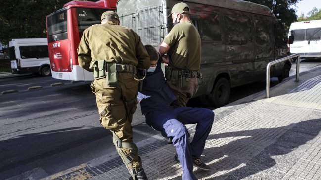 Carabineros agredió a periodistas que cubrían manifestación estudiantil