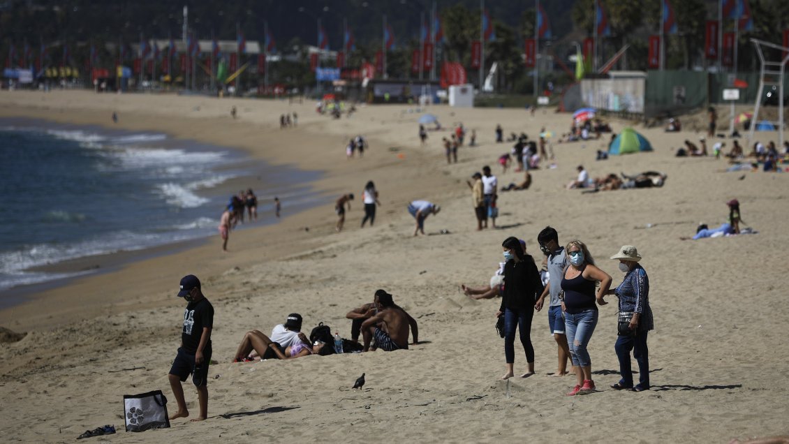 Alcalde de Algarrobo denuncia que tiene cuatro mil veraneantes y ningún inspector de salud