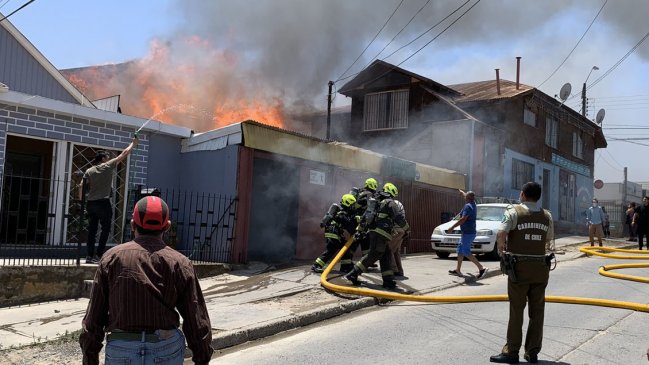 Mujer de 82 años murió en incendio que destruyó su vivienda en Quilpué