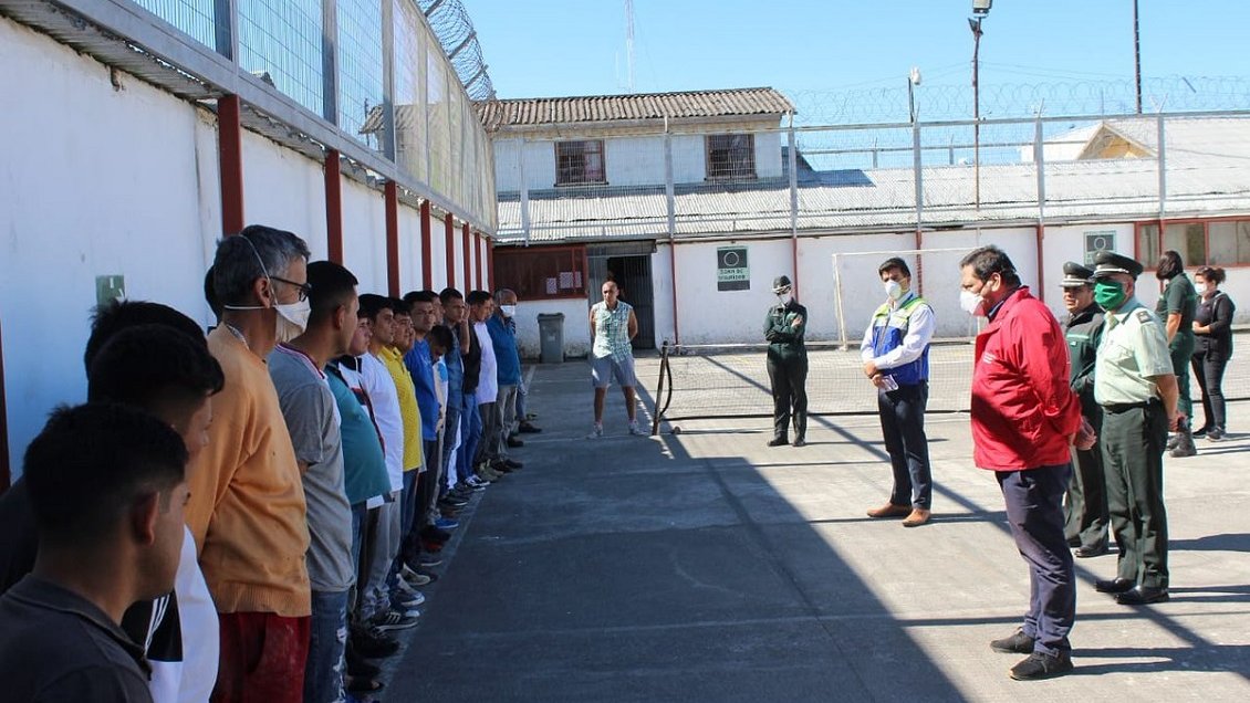Más problemas en Curicó: Brote en la cárcel y alta demanda de urgencia en el hospital