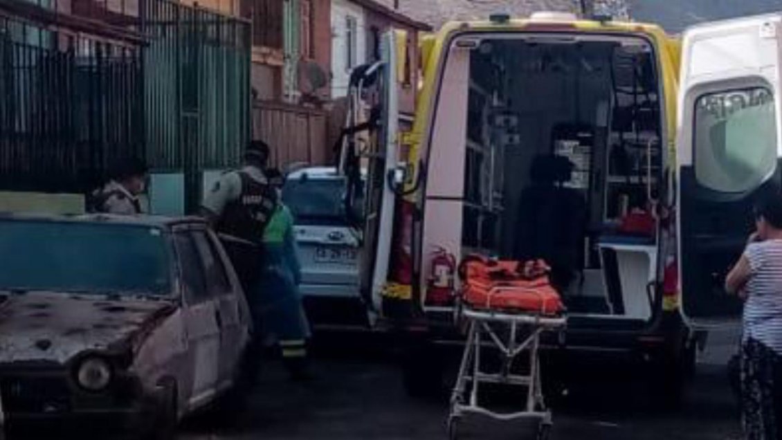 Mujer murió tras caer de un segundo piso: Investigan eventual femicidio