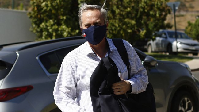 José Antonio Kast responde a Undurraga: 