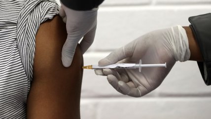 Vacuna china que será usada y producida en Brasil tiene eficacia del 50,38 %