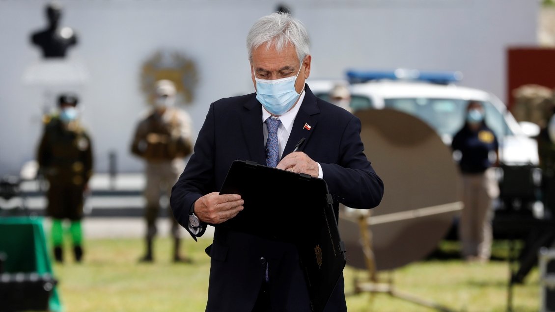 Presidente Piñera firmó decretó que permite que FFAA apoyen controles migratorios
