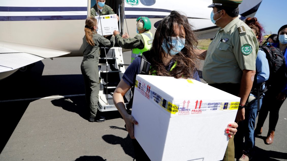 Llegaron a Chile más de 80 mil dosis de la vacuna Pfizer contra el Covid-19